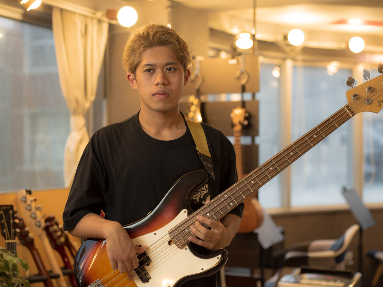 ベース講師 HIZU